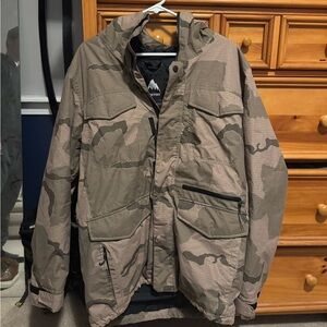 Burton men’s camo ski or snowboard jacket Size L
